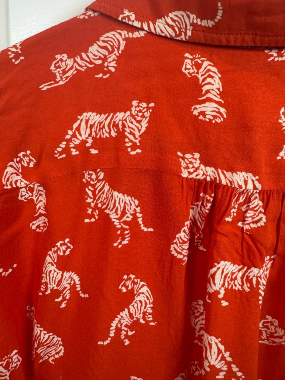Vibrant Anthropologie Margaret Jeane Tiger Print Tie Cuff Blouse Top Size 12 - Picture 6 of 9